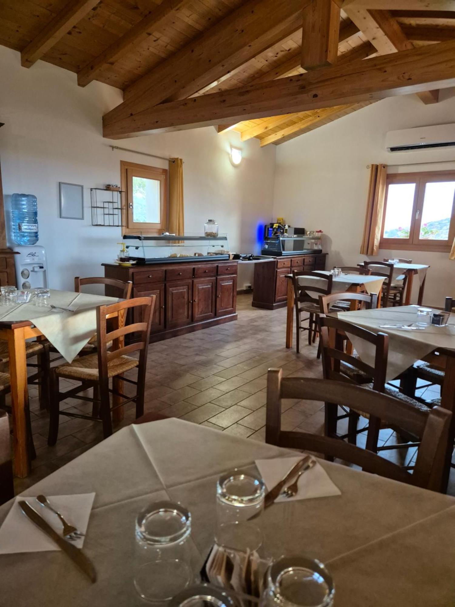 Azienda Agrituristica La Janna Di La Faj Budoni Exterior foto