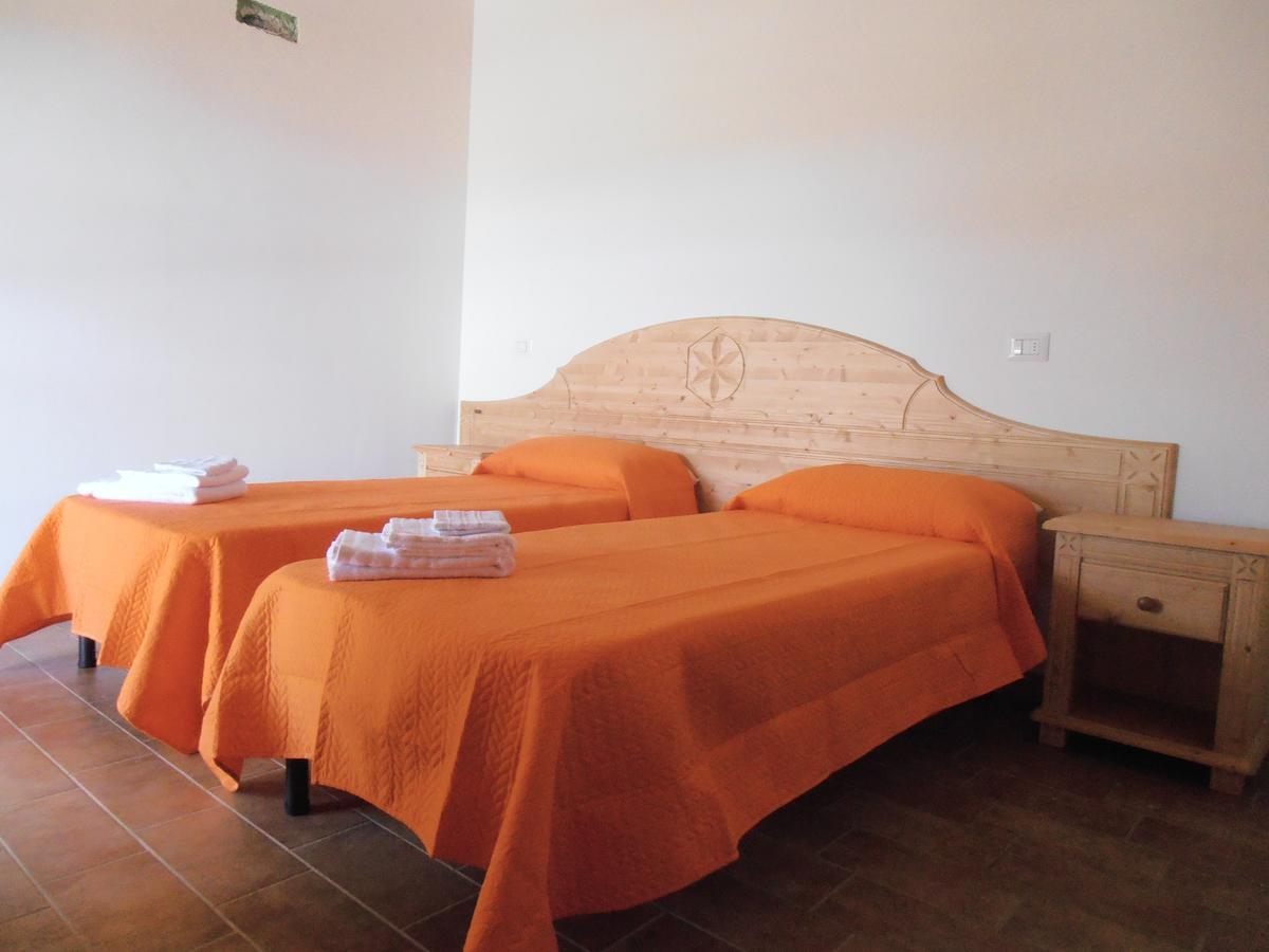 Azienda Agrituristica La Janna Di La Faj Budoni Exterior foto