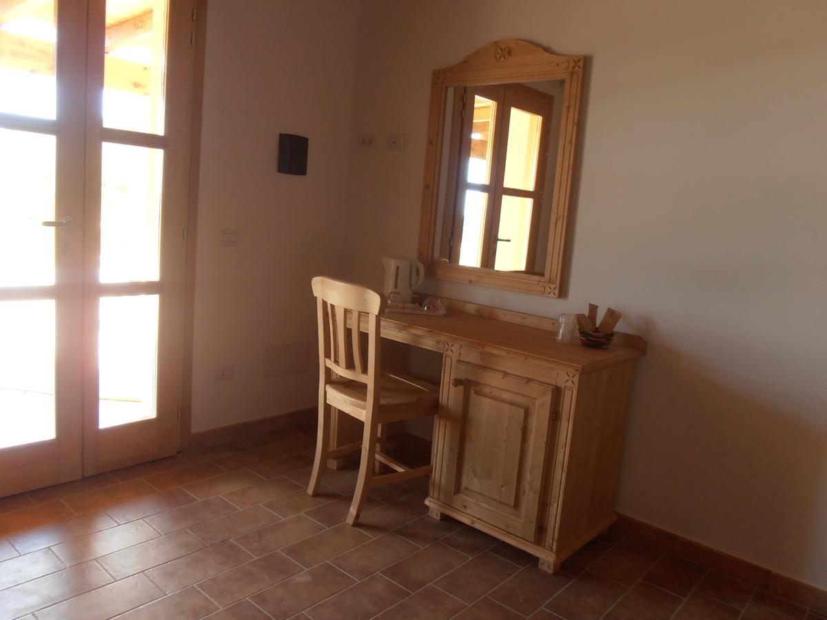 Azienda Agrituristica La Janna Di La Faj Budoni Exterior foto