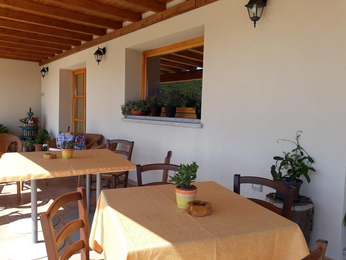 Azienda Agrituristica La Janna Di La Faj Budoni Exterior foto