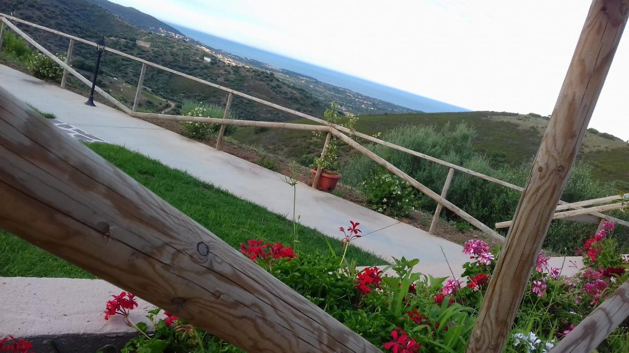 Azienda Agrituristica La Janna Di La Faj Budoni Exterior foto
